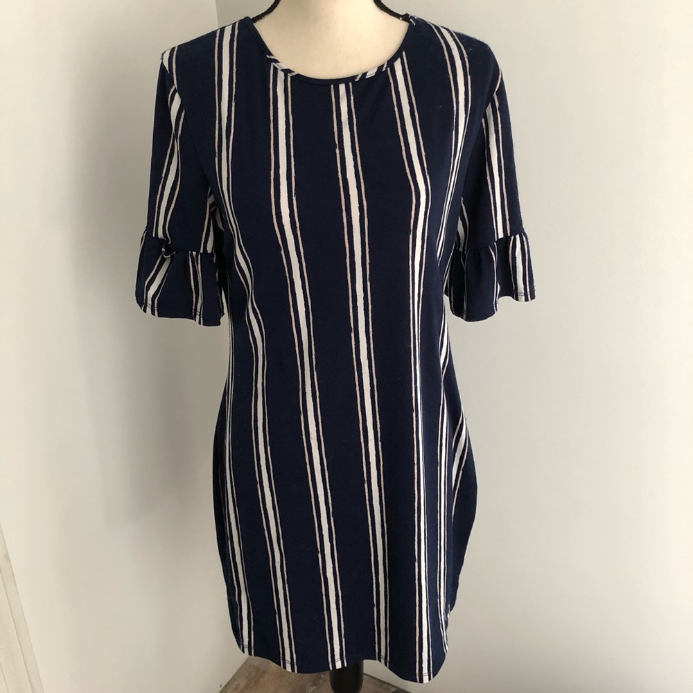 Trixie and Lulu striped bell sleeve sheath dress M